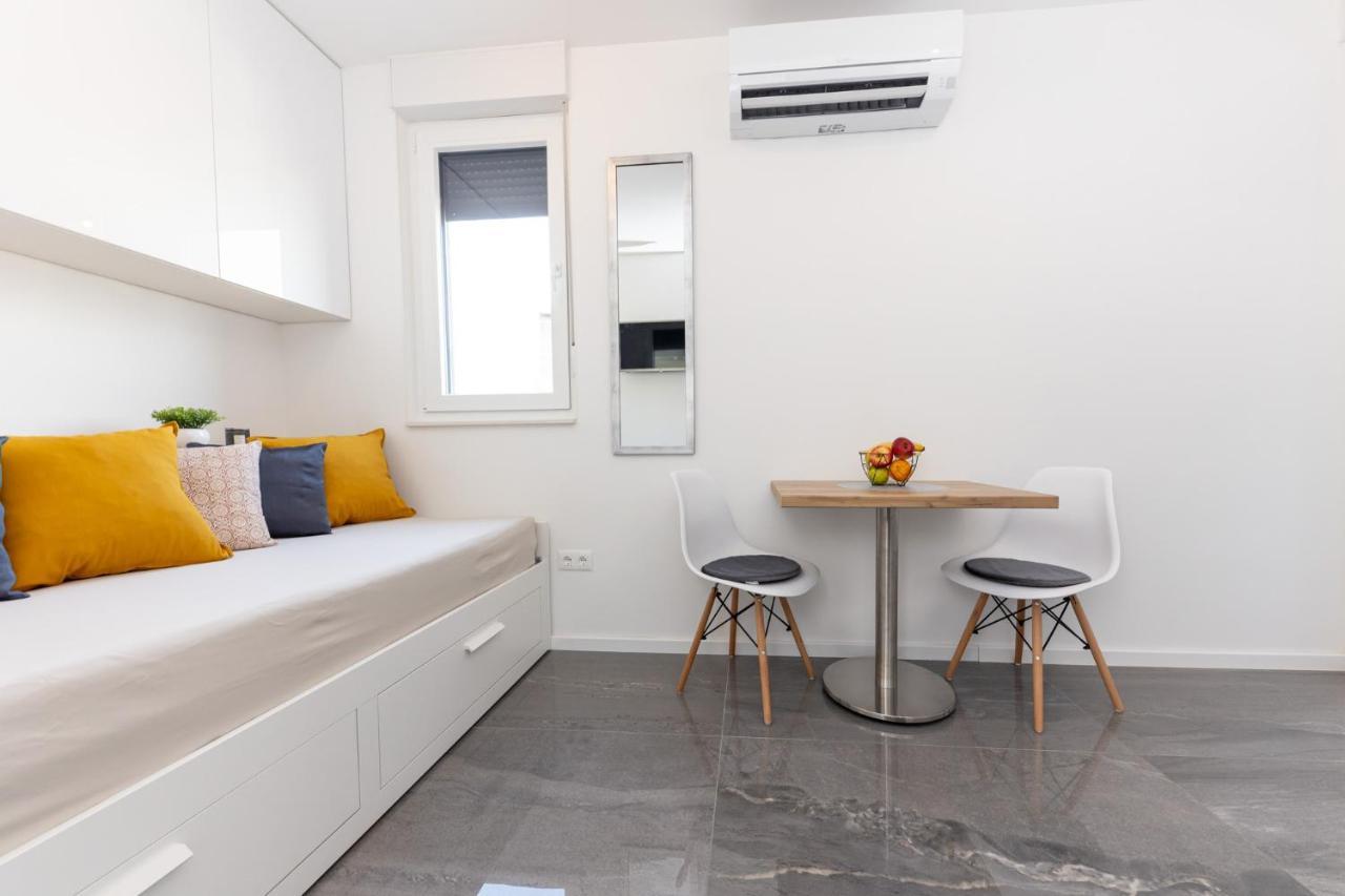 New Studio For 2, Free Private Garage Spot, Wi-Fi, 200 M From Mall Of Split Buitenkant foto