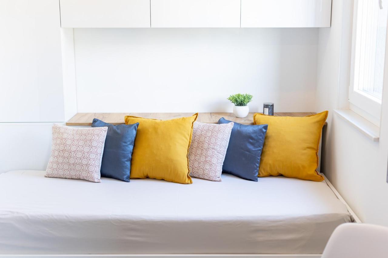 New Studio For 2, Free Private Garage Spot, Wi-Fi, 200 M From Mall Of Split Buitenkant foto