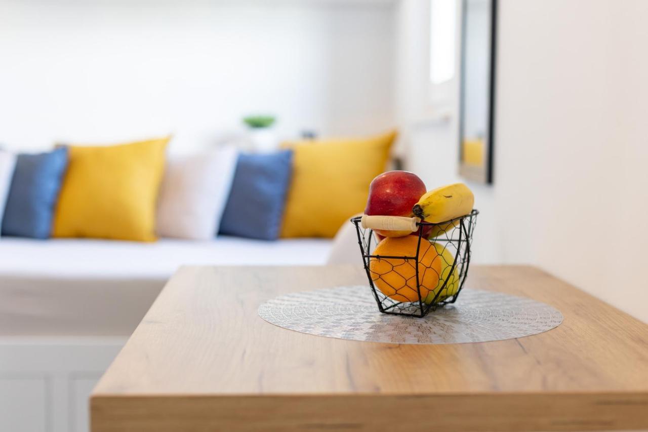 New Studio For 2, Free Private Garage Spot, Wi-Fi, 200 M From Mall Of Split Buitenkant foto