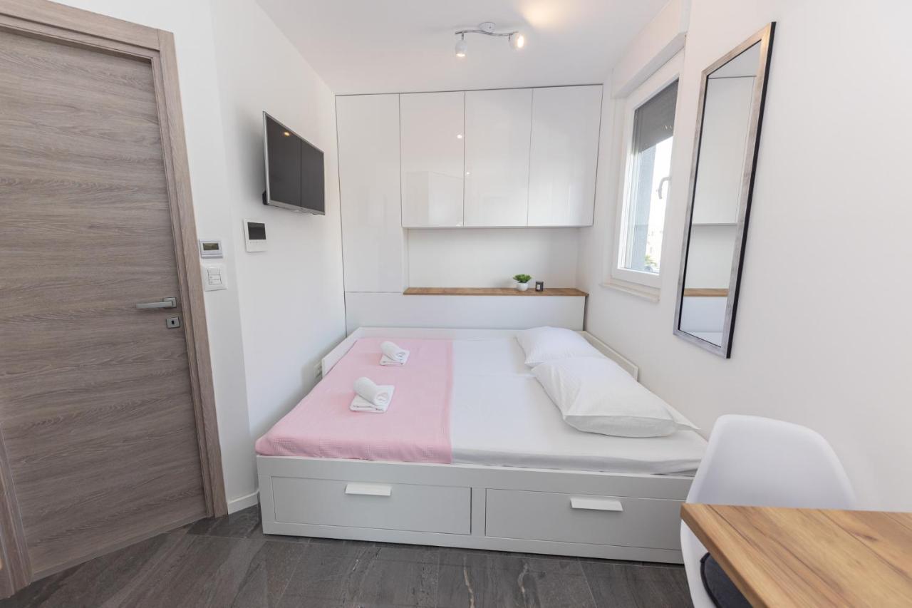 New Studio For 2, Free Private Garage Spot, Wi-Fi, 200 M From Mall Of Split Buitenkant foto